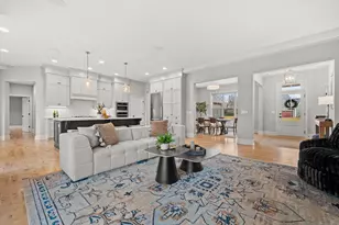 W248N2151 Kettle Cove Ct, Pewaukee, WI 53072 - Photo 4