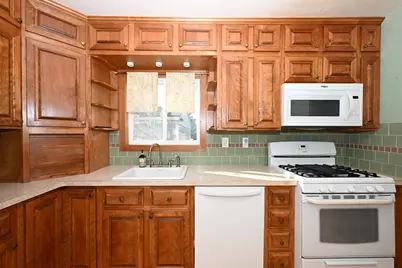 7041  Lamberton Rd, Racine, WI 53402 - Photo 14