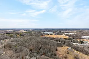 2520 Skyline Dr, West Bend, WI 53090 - Photo 70