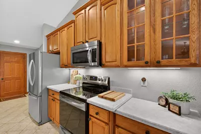 2520  Skyline Dr, West Bend, WI 53090 - Photo 8