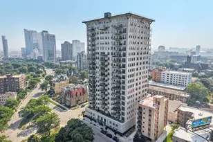 1313 N Franklin Pl, Milwaukee, WI 53202 - Photo 1