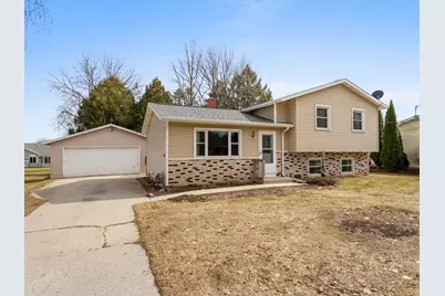 2129 S 23rd St, Manitowoc, WI 54220 - Photo 2