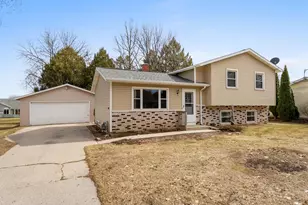 2129 S 23rd St, Manitowoc, WI 54220 - Photo 2