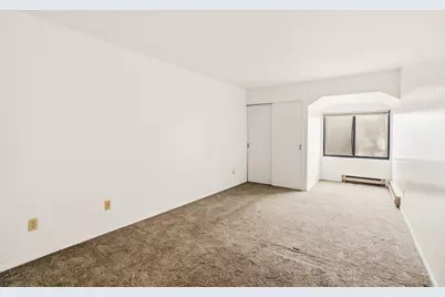 8657 N 72nd St, Milwaukee, WI 53223 - Photo 12