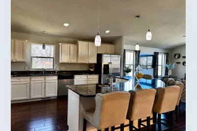 6183 S 40th St, Greenfield, WI 53221 - Photo 14