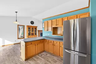 605 Cleveland Ave, Hartford, WI 53027 - Photo 4