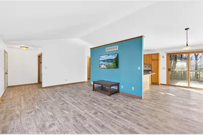 605  Cleveland Ave, Hartford, WI 53027 - Photo 10