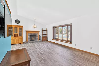 605  Cleveland Ave, Hartford, WI 53027 - Photo 8