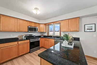 W172N10156  Woodbridge Ln, Germantown, WI 53022 - Photo 10