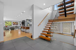 122 W Devon St, Whitefish Bay, WI 53217 - Photo 6