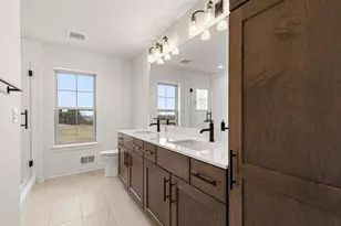 801 Viewpoint Dr, Waukesha, WI 53188 - Photo 20