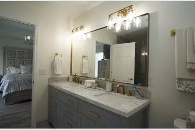 8409 S Palomino Dr, Oak Creek, WI 53154 - Photo 40