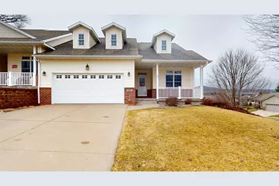 807  Maple Shade Dr, Holmen, WI 54636 - Photo 1