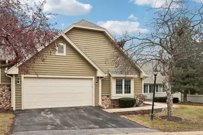 319  Endfield Cir, Waukesha, WI 53186 - Photo 2