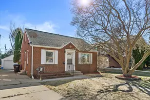 1301 E Norwich Ave, Saint Francis, WI 53235 - Photo 32