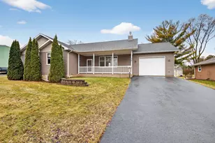 218 Kilbourn St, Horicon, WI 53032 - Photo 2