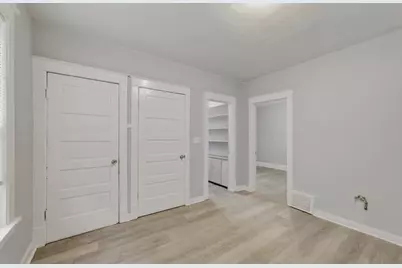 2827 W Grant St, Milwaukee, WI 53215 - Photo 12
