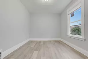 2827 W Grant St, Milwaukee, WI 53215 - Photo 4