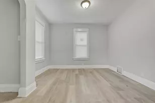 2827 W Grant St, Milwaukee, WI 53215 - Photo 2