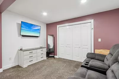 9205 S Chicago Rd, Oak Creek, WI 53154 - Photo 30