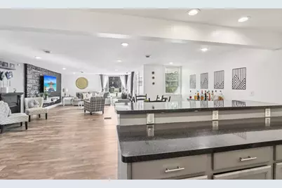 9205 S Chicago Rd, Oak Creek, WI 53154 - Photo 24