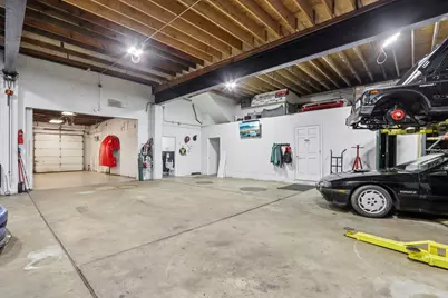 9205 S Chicago Rd, Oak Creek, WI 53154 - Photo 32