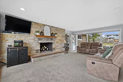 6155 S 35th St, Greenfield, WI 53221 - Photo 16