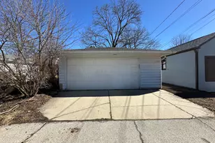 2349 S 77th St, West Allis, WI 53219 - Photo 22