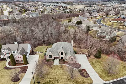 W170N5385  Ridgewood Dr, Menomonee Falls, WI 53051 - Photo 2