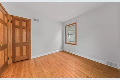 2022 N 81st St, Wauwatosa, WI 53213 - Photo 18