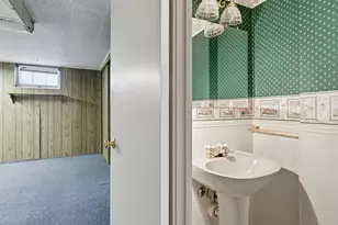 802 Forest Cir, Manitowoc, WI 54220 - Photo 16