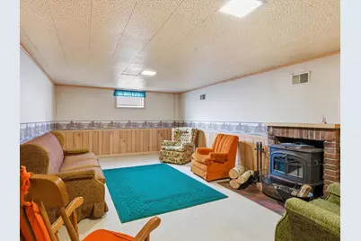 802  Forest Cir, Manitowoc, WI 54220 - Photo 14