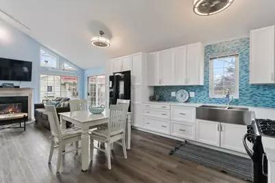 1737  Cottage Dr #7-18, Geneva, WI 53147 - Photo 6