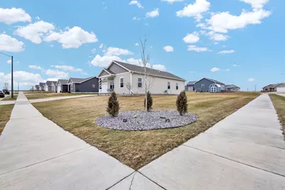 940  Quail Run, Lomira, WI 53048 - Photo 12