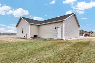 940 Quail Run, Lomira, WI 53048 - Photo 24
