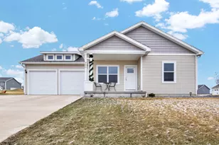 940 Quail Run, Lomira, WI 53048 - Photo 8