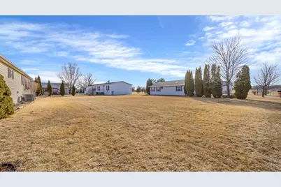 3633  Stone Dr, Sheboygan, WI 53083 - Photo 6