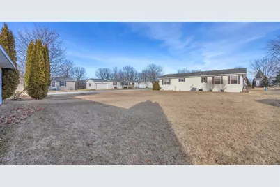 3633  Stone Dr, Sheboygan, WI 53083 - Photo 8