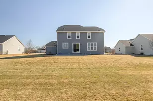 512 Westlawn Ave, Mukwonago, WI 53149 - Photo 2