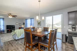 512 Westlawn Ave, Mukwonago, WI 53149 - Photo 14