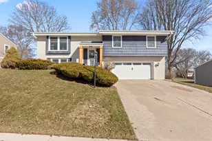 816 Magnolia Dr, Waukesha, WI 53188 - Photo 1