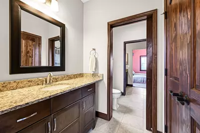 4722 W Oakwood Rd, Franklin, WI 53132 - Photo 22