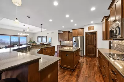 4722 W Oakwood Rd, Franklin, WI 53132 - Photo 8