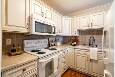11936 W Mill Rd #9, Milwaukee, WI 53225 - Photo 4