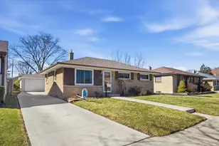 3631 S 81st St, Milwaukee, WI 53220 - Photo 2