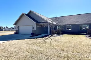 231 Windmill Ln, Walworth, WI 53184 - Photo 1
