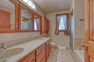 4640 Lake Club Cir, Oconomowoc Lake, WI 53066 - Photo 24
