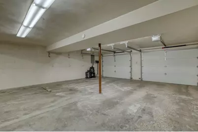 4640  Lake Club Cir, Oconomowoc Lake, WI 53066 - Photo 36