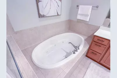 19185  Thomson Dr #204, Brookfield, WI 53045 - Photo 24