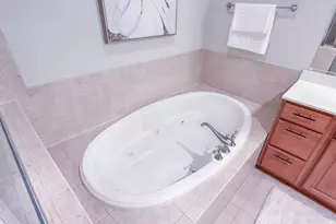 19185 Thomson Dr, Brookfield, WI 53045 - Photo 24